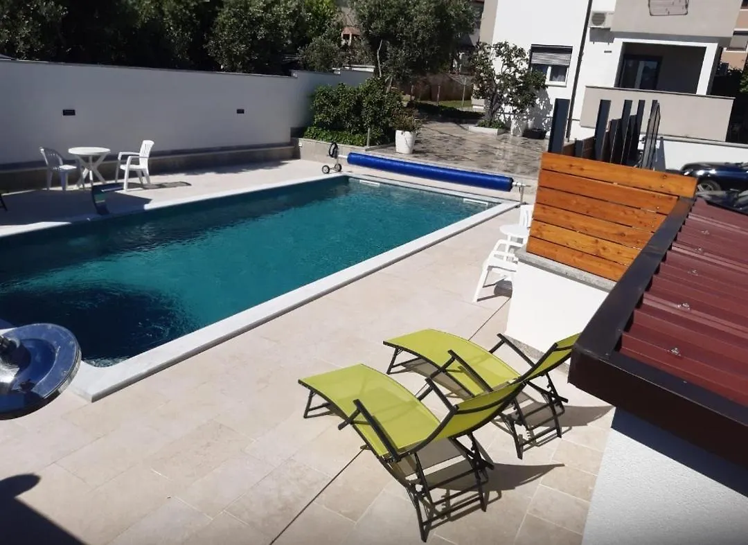 Apartments Ivana With The Pool Rovinjsko Selo